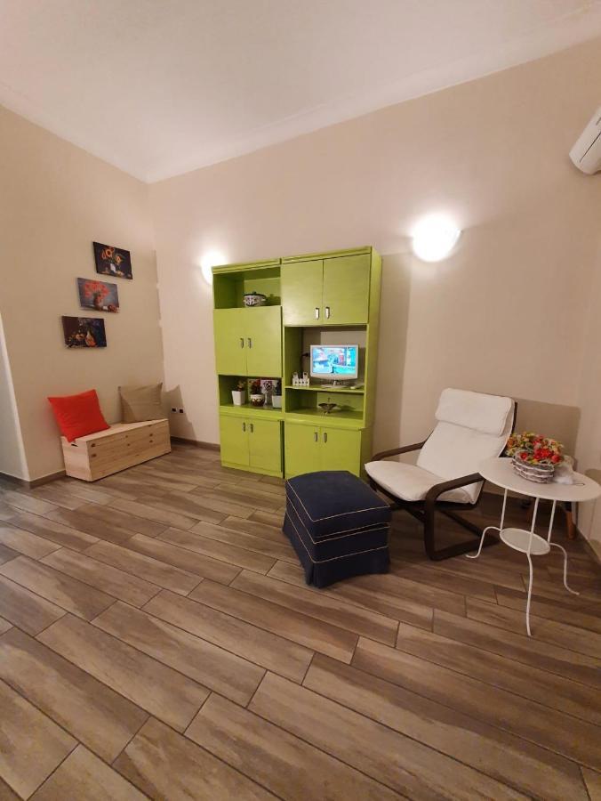 Traversa Toledo, Intero Al Plebiscito Naples